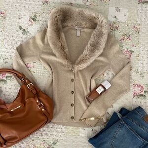 Vintage 2000’s Banana Republic Beige Cardigan with Faux Fur Collar